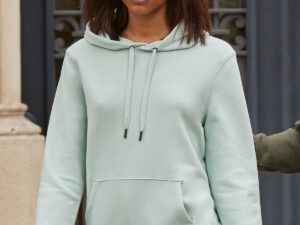 B&C Queen hooded