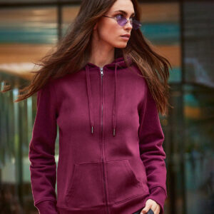 B&C Queen zipped hooded
