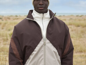 Appliqué patch pom beanie