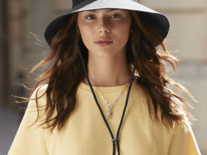 Wide brim sun hat