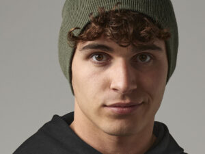 Two-tone pull-on beanie