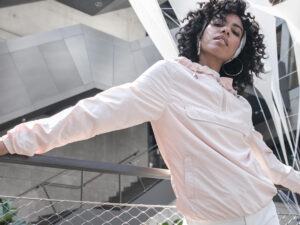 Women's basic pullover jacket