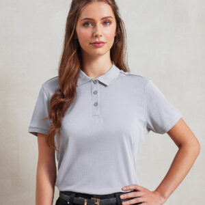 Women’s performance chino shorts