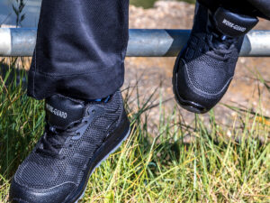 All-black safety trainer