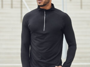 Long-sleeved ¼ zip top